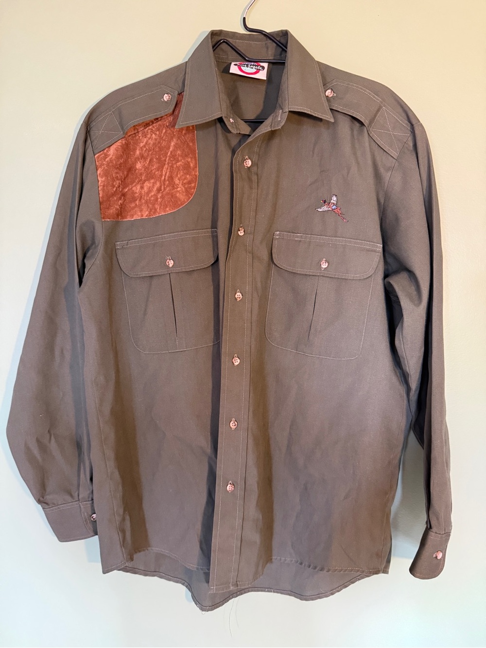 Vintage Avis Sports Olive Green Button-Down Shirt with Rust Shooting Patch